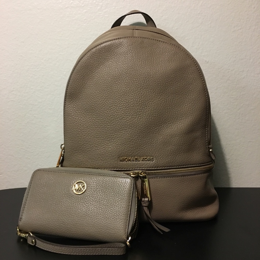 ❌SOLD❌ Michael Kors Backpack and Wristlet Set